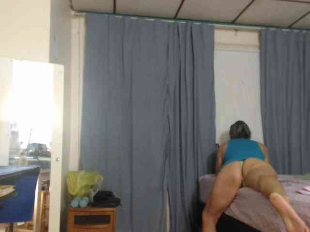 FIXMYASSTOO webcam