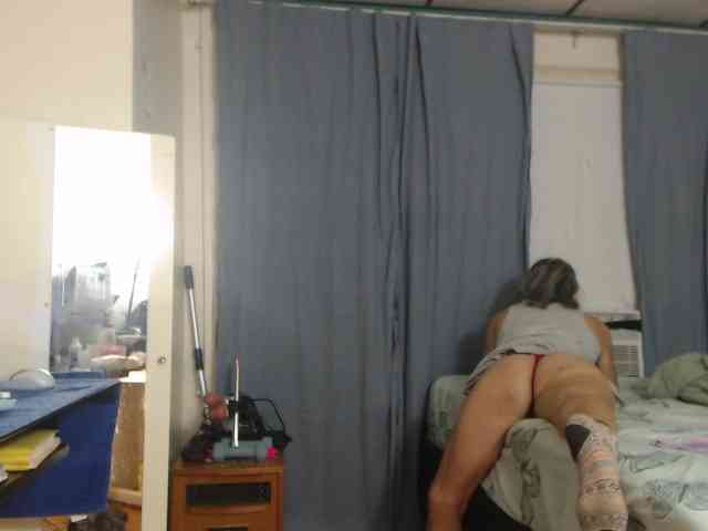FIXMYASSTOO webcam