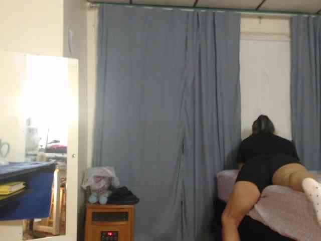 FIXMYASSTOO webcam