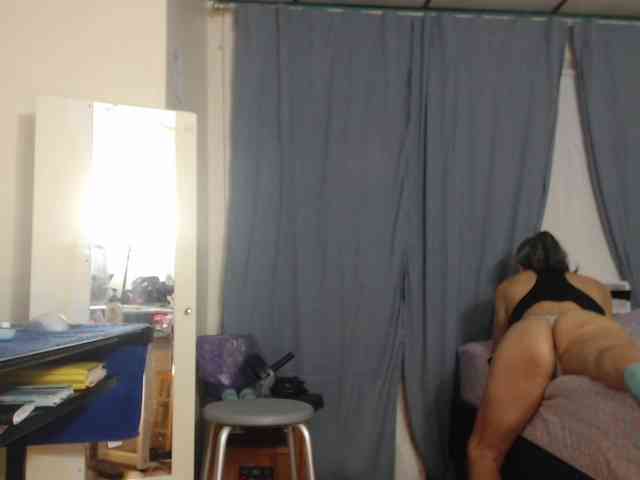 FIXMYASSTOO webcam