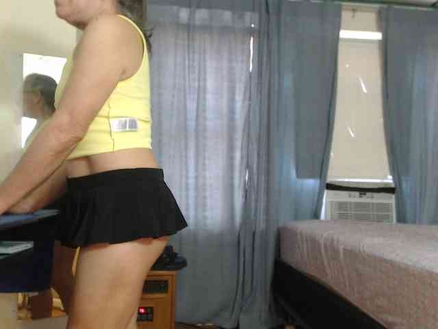 FIXMYASSTOO webcam