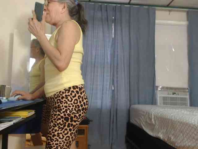 FIXMYASSTOO webcam