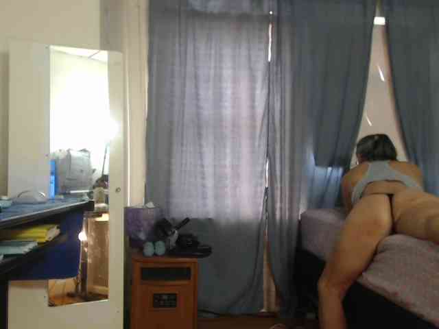FIXMYASSTOO webcam