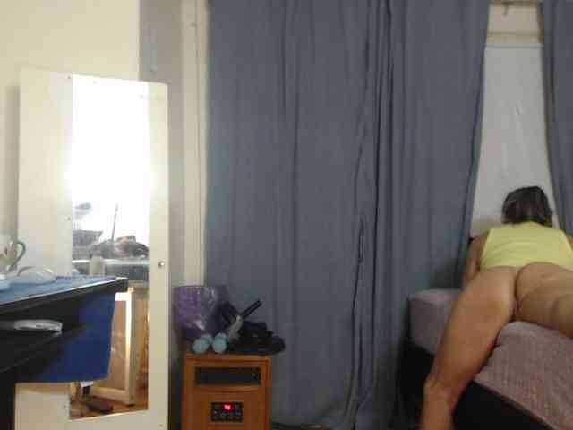 FIXMYASSTOO webcam