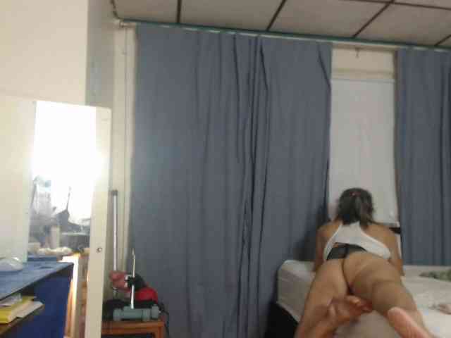 FIXMYASSTOO webcam