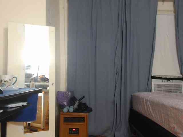 FIXMYASSTOO webcam