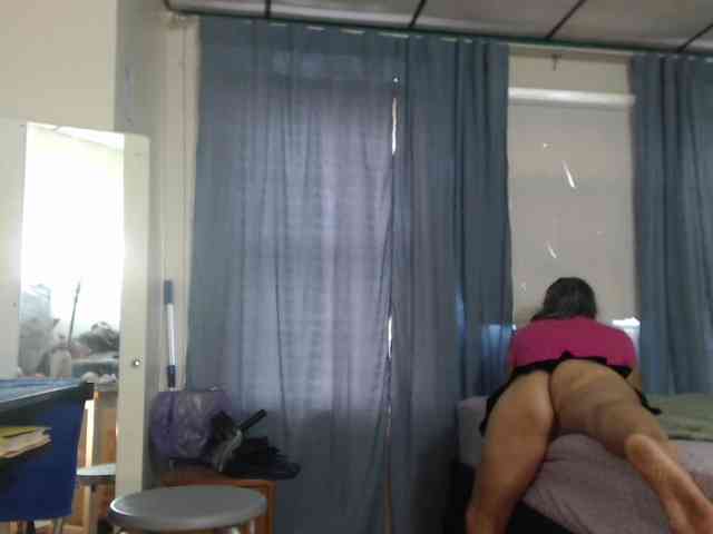 FIXMYASSTOO webcam