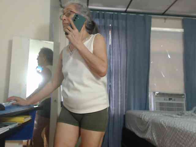 FIXMYASSTOO webcam