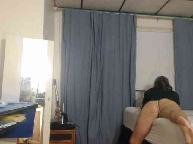 FIXMYASSTOO webcam
