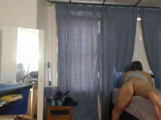 FIXMYASSTOO webcam