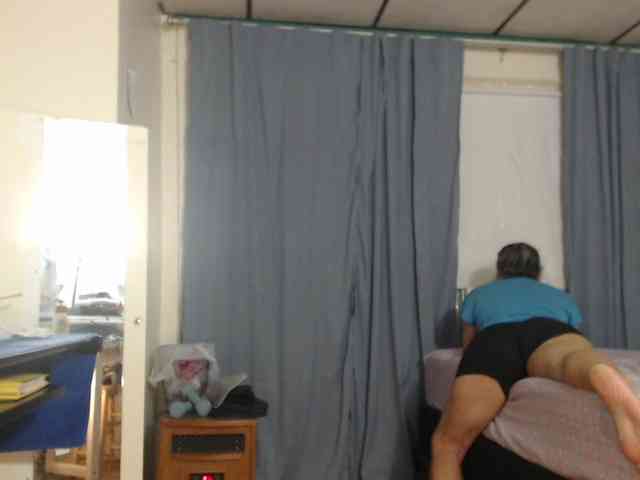 FIXMYASSTOO webcam