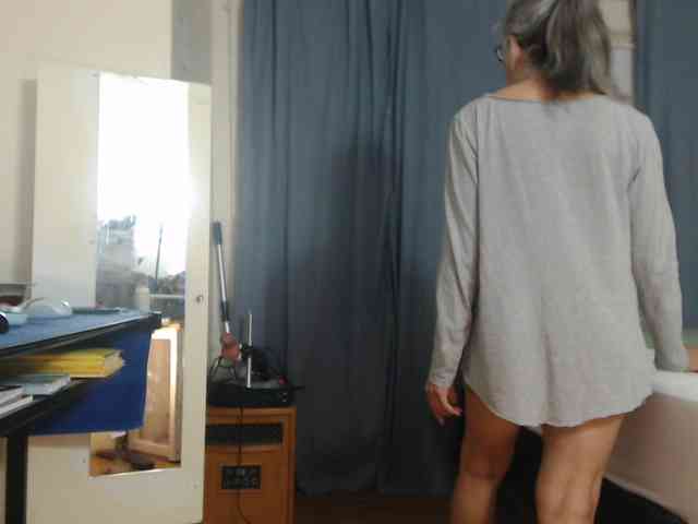 FIXMYASSTOO webcam