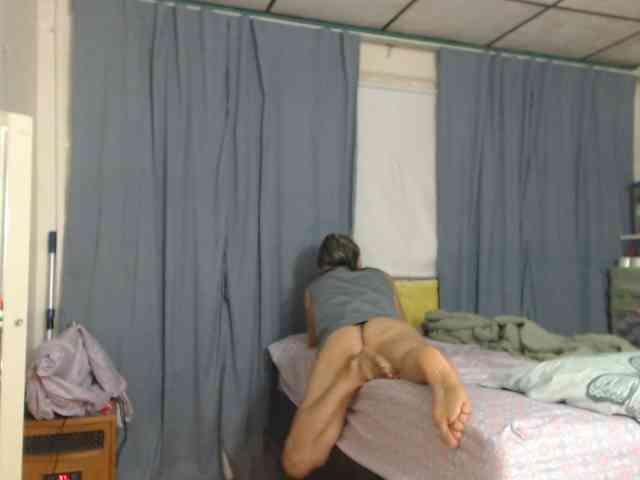 FIXMYASSTOO webcam