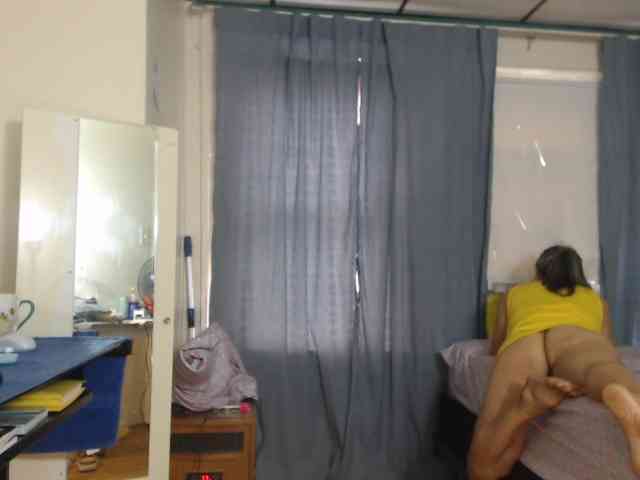 FIXMYASSTOO webcam