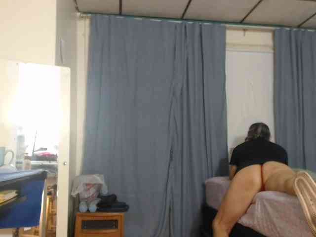 FIXMYASSTOO webcam