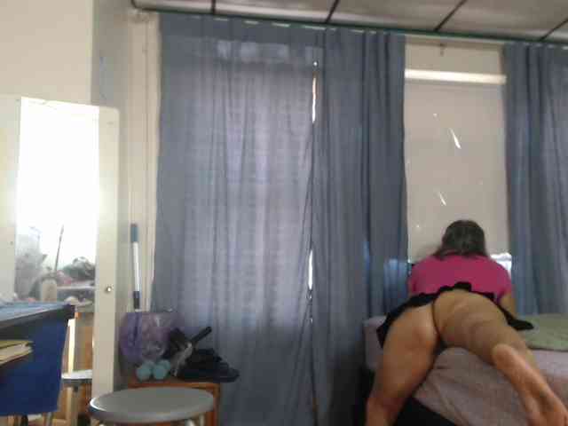 FIXMYASSTOO webcam