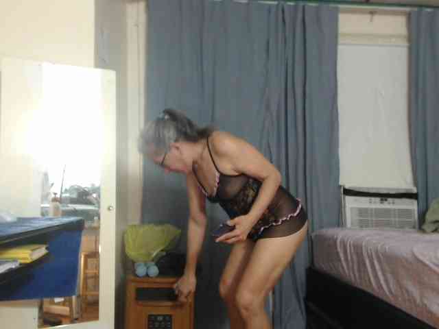 FIXMYASSTOO webcam