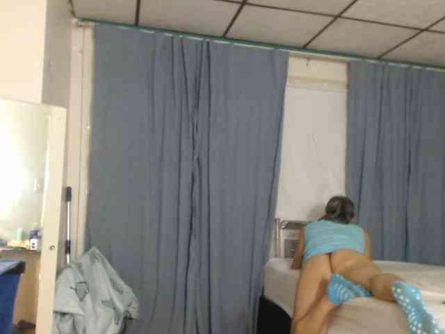FIXMYASSTOO webcam