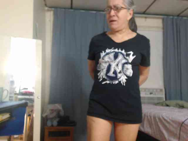 FIXMYASSTOO webcam