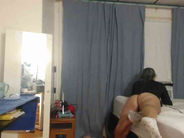 FIXMYASSTOO webcam