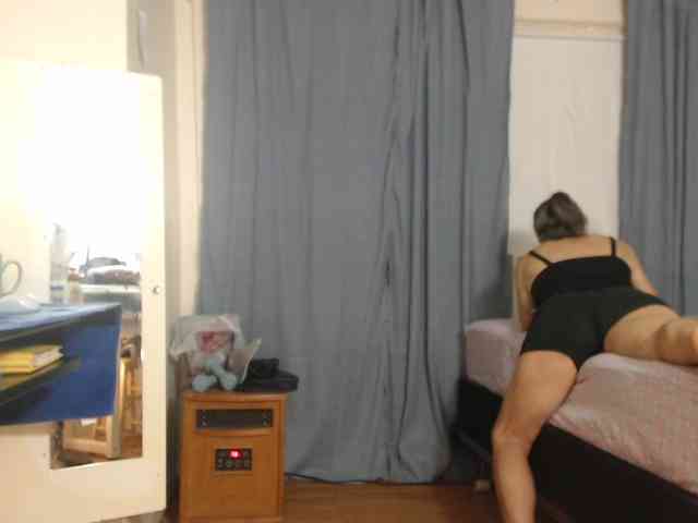 FIXMYASSTOO webcam