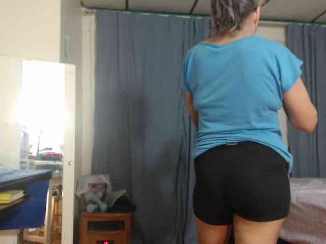 FIXMYASSTOO webcam