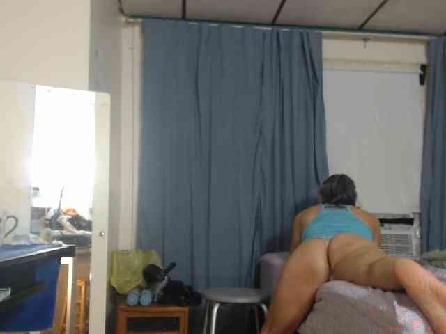 FIXMYASSTOO webcam