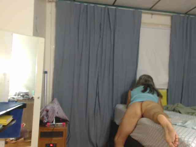 FIXMYASSTOO webcam