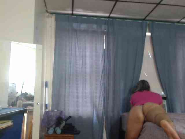 FIXMYASSTOO webcam