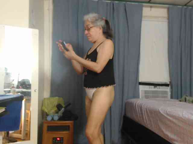FIXMYASSTOO webcam