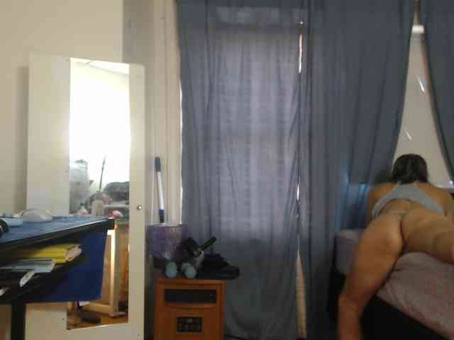 FIXMYASSTOO webcam