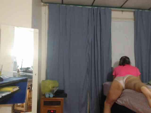 FIXMYASSTOO webcam