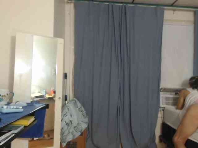 FIXMYASSTOO webcam