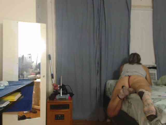 FIXMYASSTOO webcam