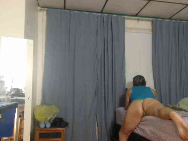 FIXMYASSTOO webcam