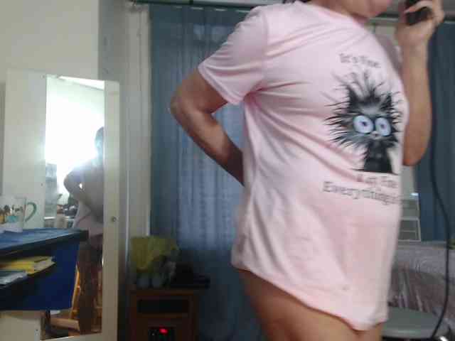 FIXMYASSTOO webcam