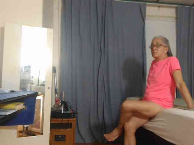 FIXMYASSTOO webcam