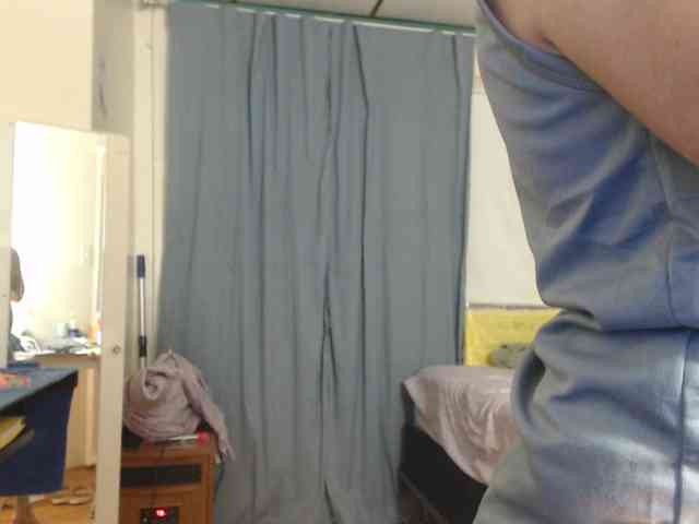 FIXMYASSTOO webcam