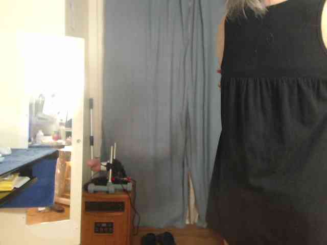 FIXMYASSTOO webcam