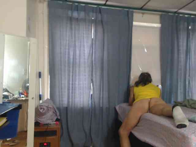 FIXMYASSTOO webcam