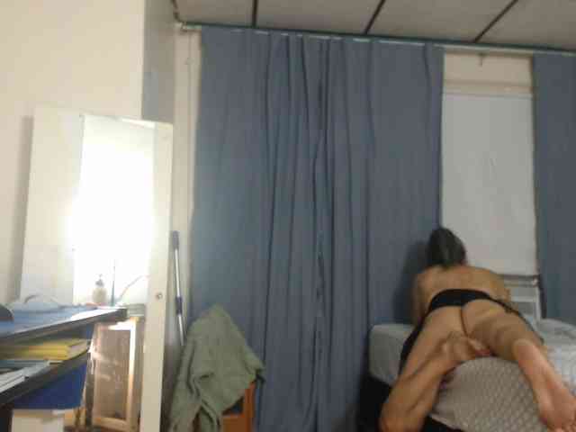 FIXMYASSTOO webcam