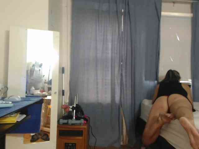 FIXMYASSTOO webcam