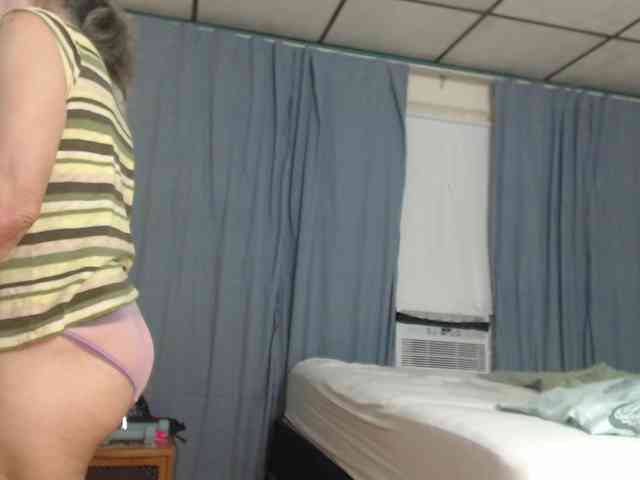 FIXMYASSTOO webcam