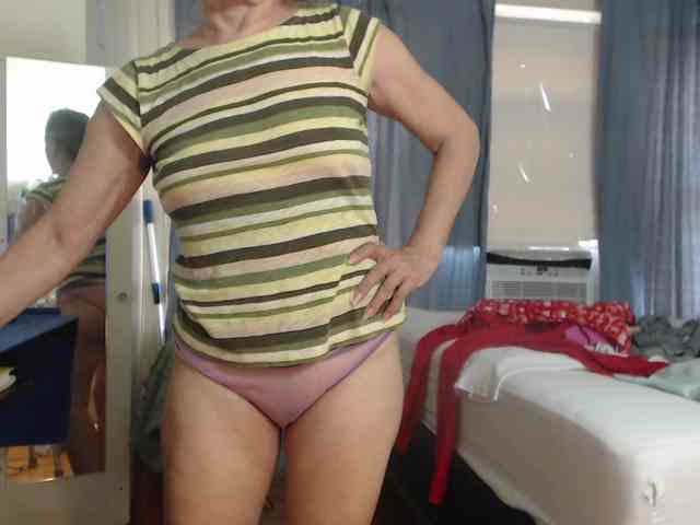 FIXMYASSTOO webcam