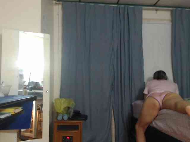 FIXMYASSTOO webcam
