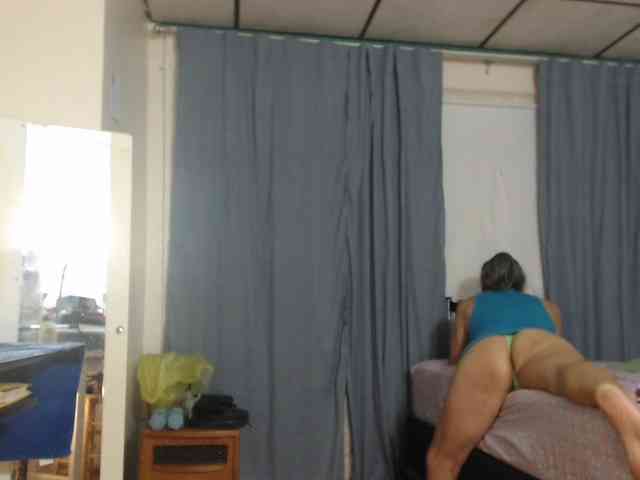 FIXMYASSTOO webcam