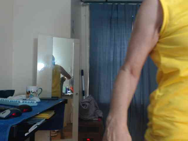 FIXMYASSTOO webcam