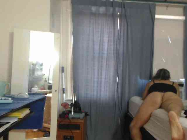 FIXMYASSTOO webcam