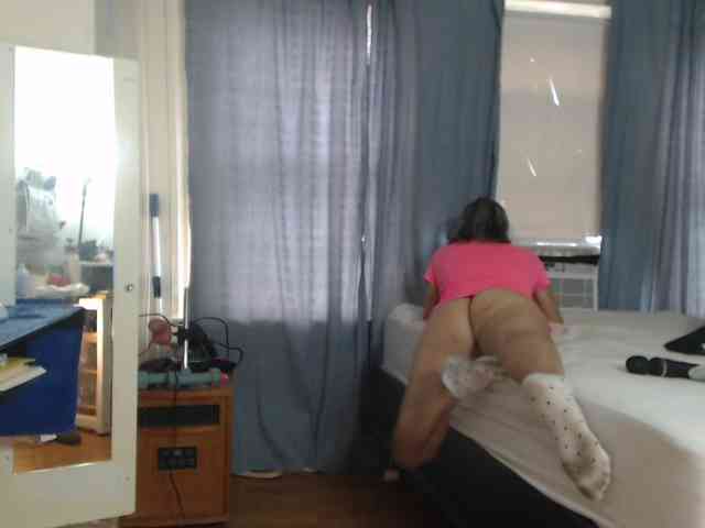 FIXMYASSTOO webcam
