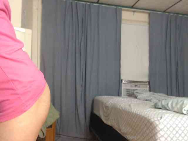 FIXMYASSTOO webcam